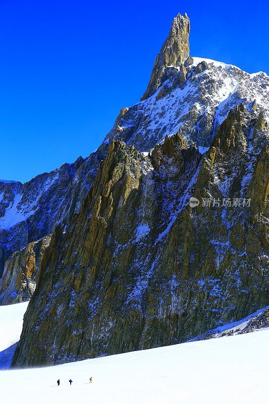 Dent du Geant - Monte Bianco 和 Alpine Pinnacle，奥斯塔